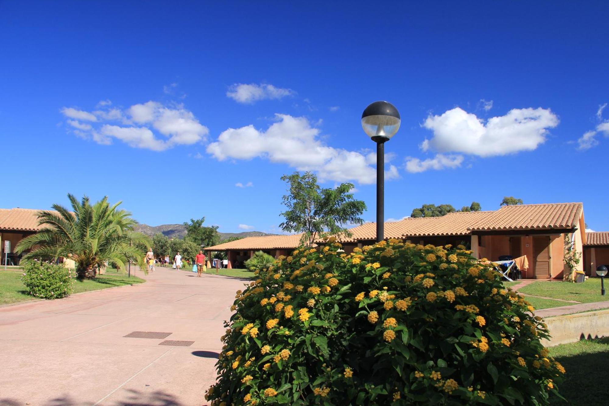 Rey Beach Club Monte Nai Exterior photo