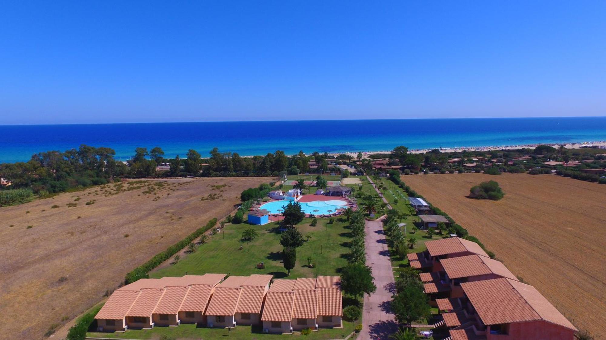 Rey Beach Club Monte Nai Exterior photo
