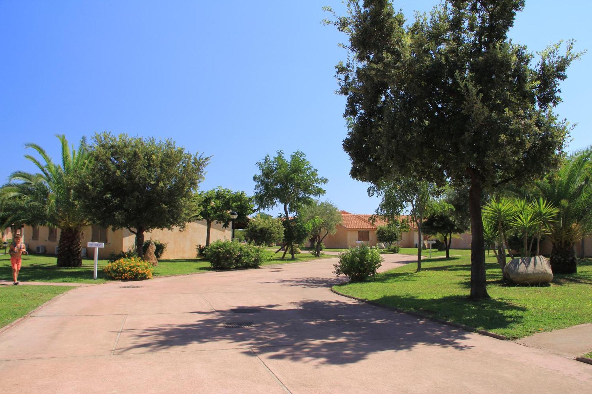 Rey Beach Club Monte Nai Exterior photo