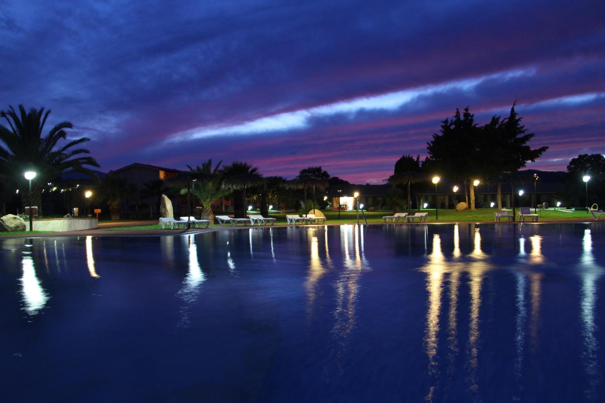 Rey Beach Club Monte Nai Exterior photo