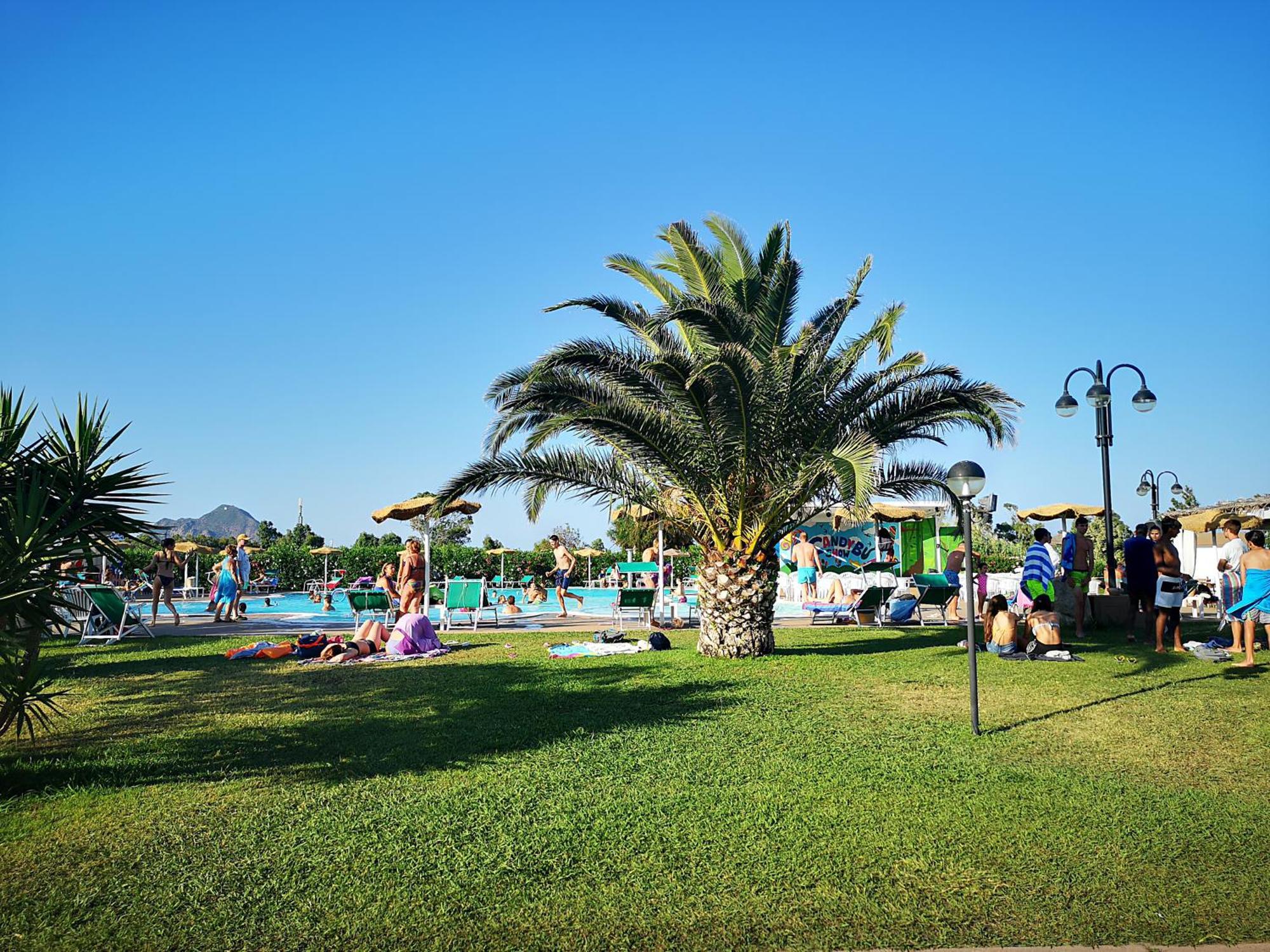 Rey Beach Club Monte Nai Exterior photo