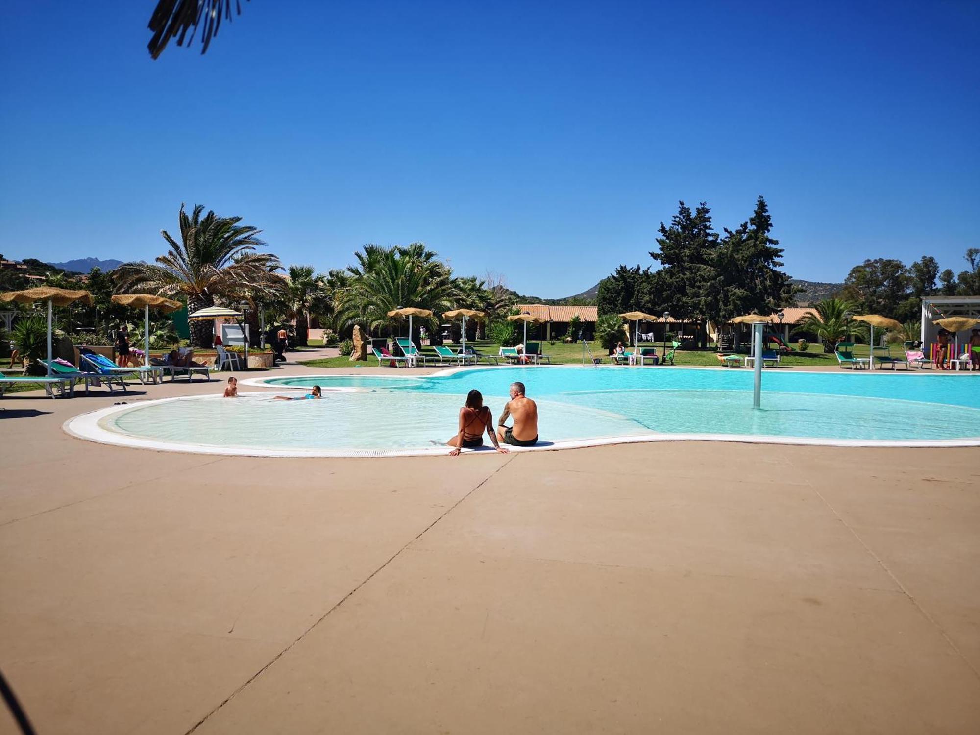 Rey Beach Club Monte Nai Exterior photo