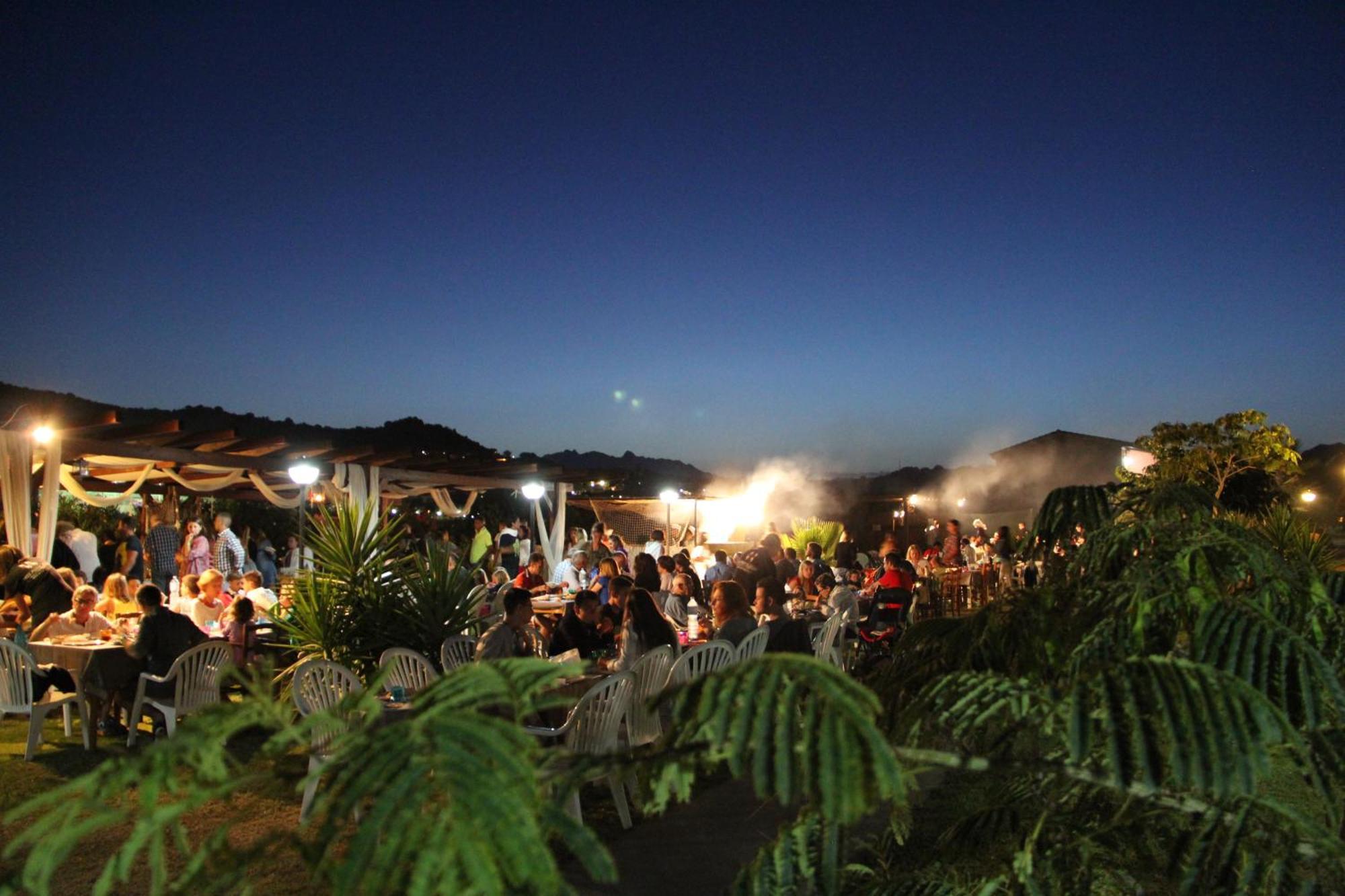 Rey Beach Club Monte Nai Exterior photo