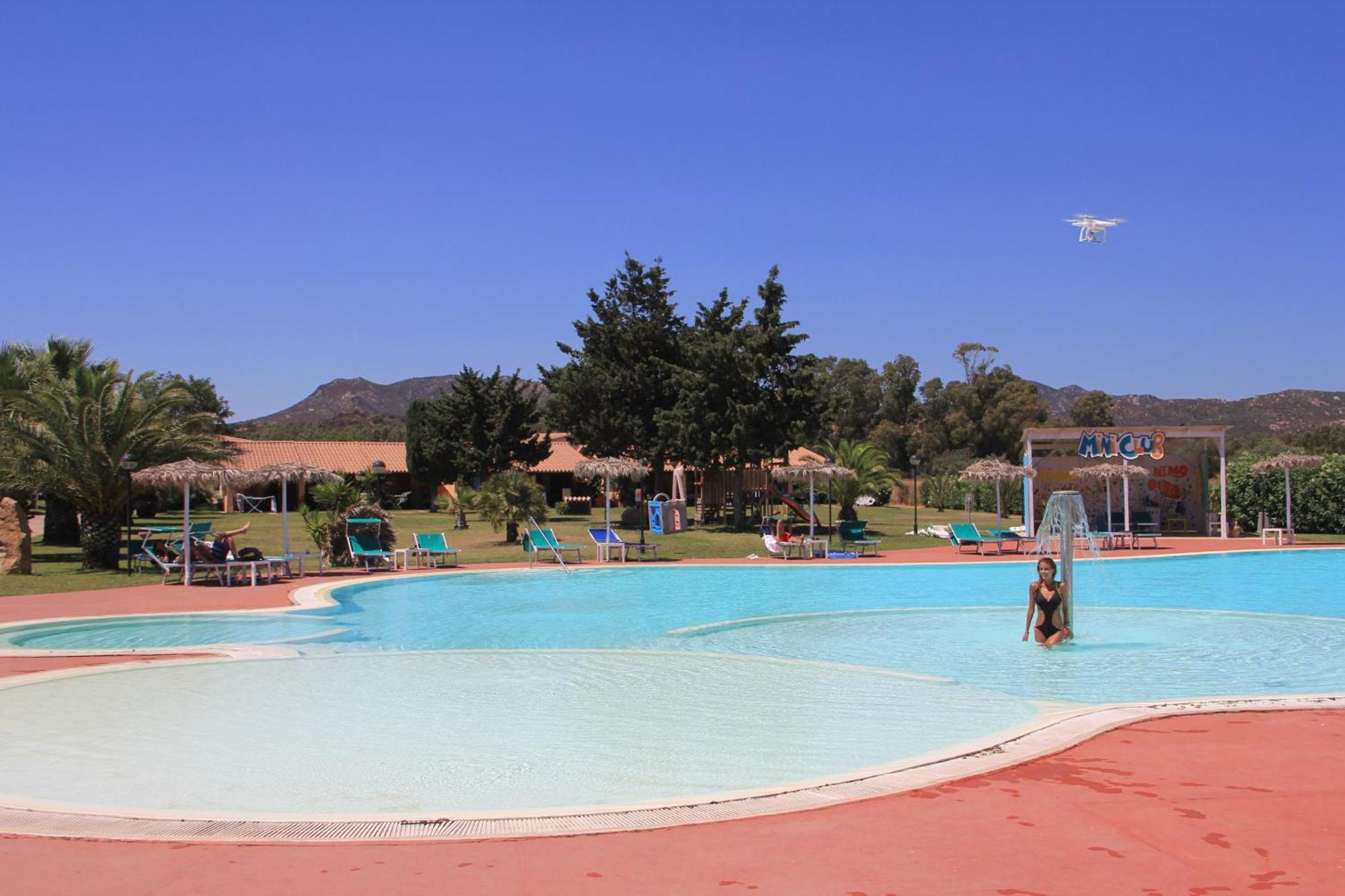 Rey Beach Club Monte Nai Exterior photo